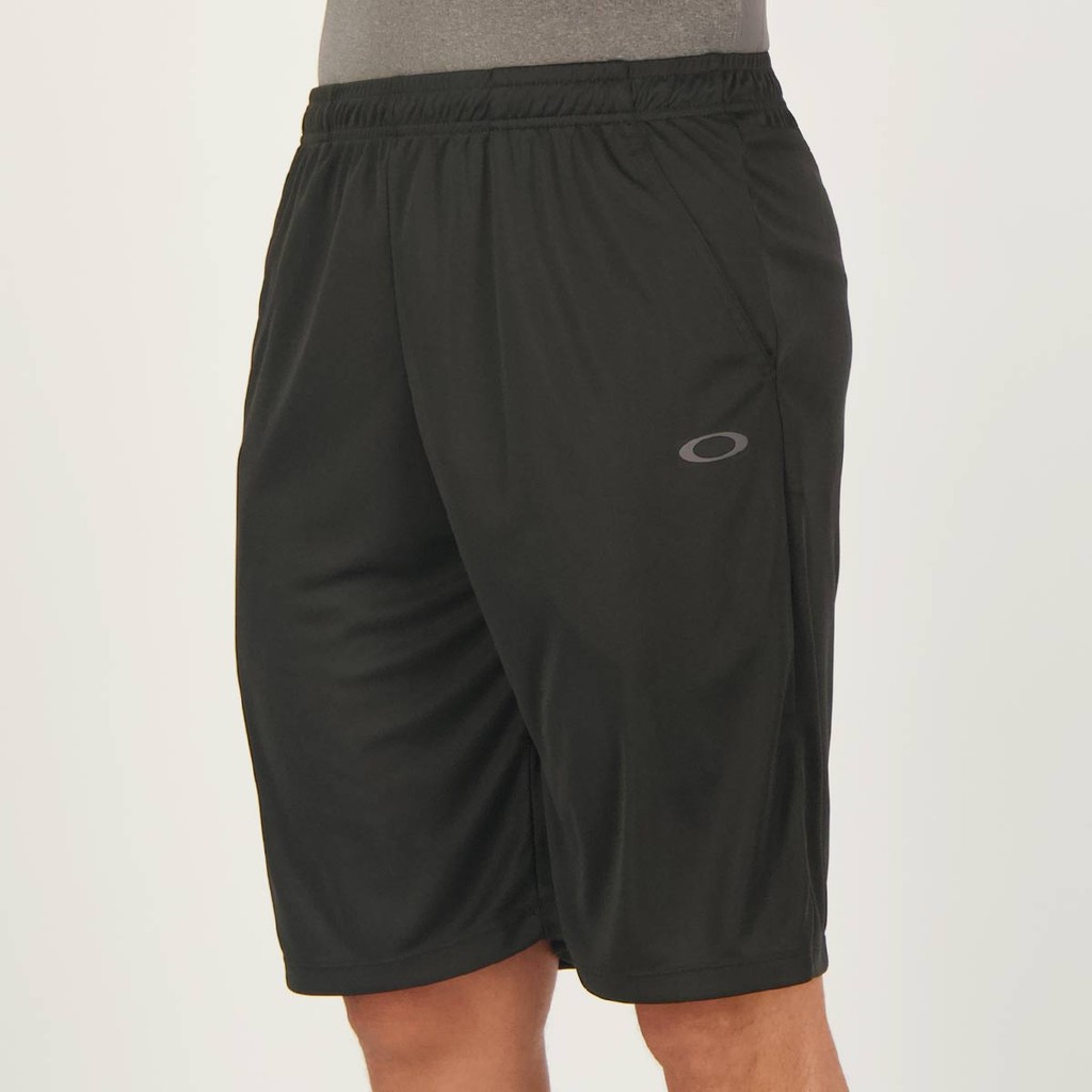 Detalhes do Bermuda Oakley Sports Knit Preta