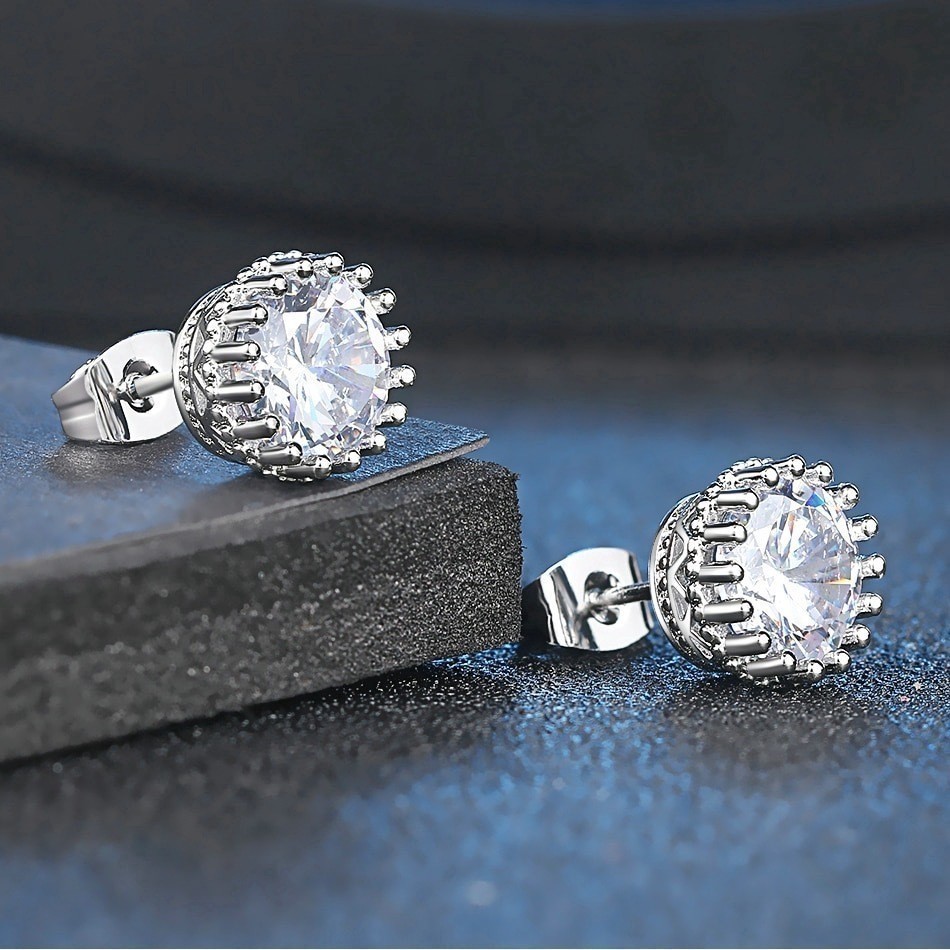 Brinco Masculino Prata Pedra Coroa Zircônia Brilhante