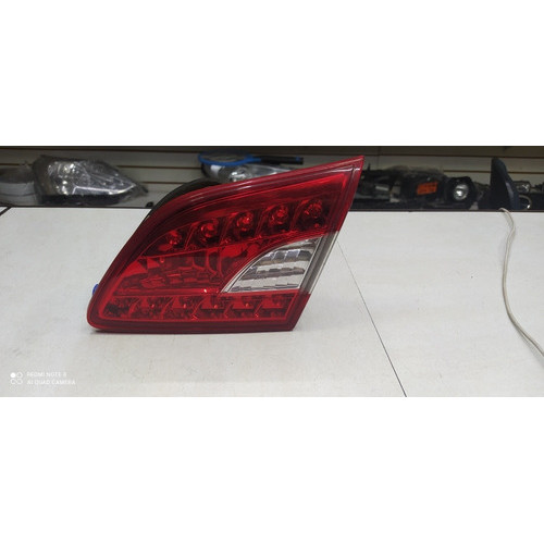 Lanterna Tampa Traseira Direita Nissan Sentra 2014 2015 2016