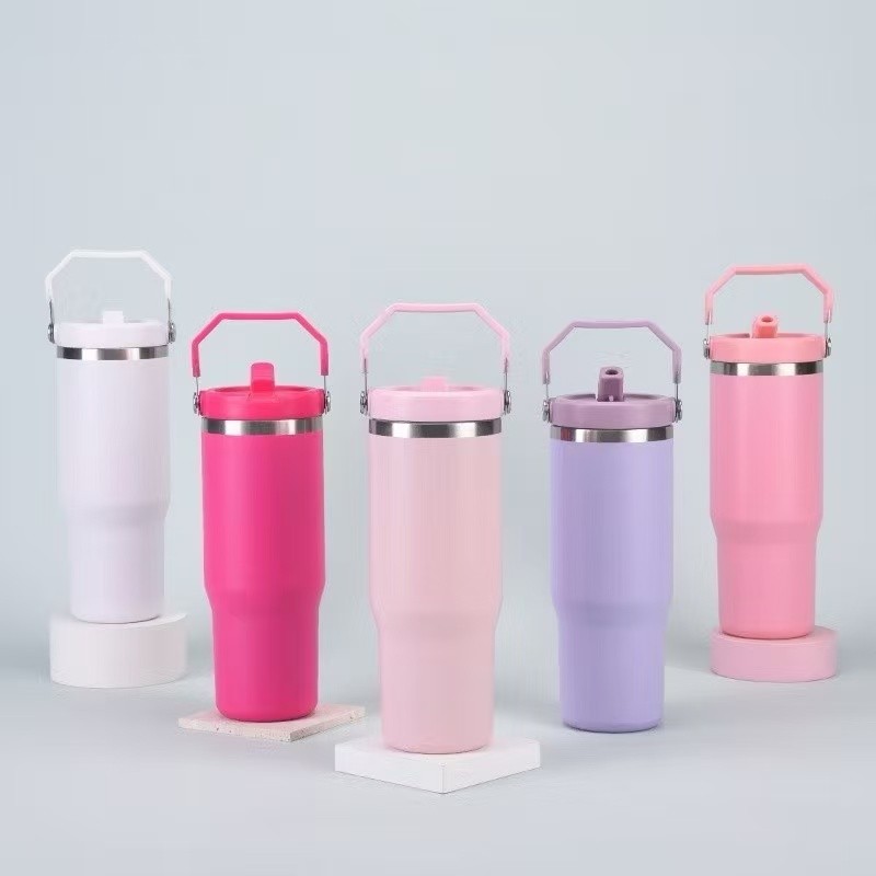 Garrafa térmica de 600/900 ml, com canudo e alça, tampa articulada, feita de aço inoxidável.