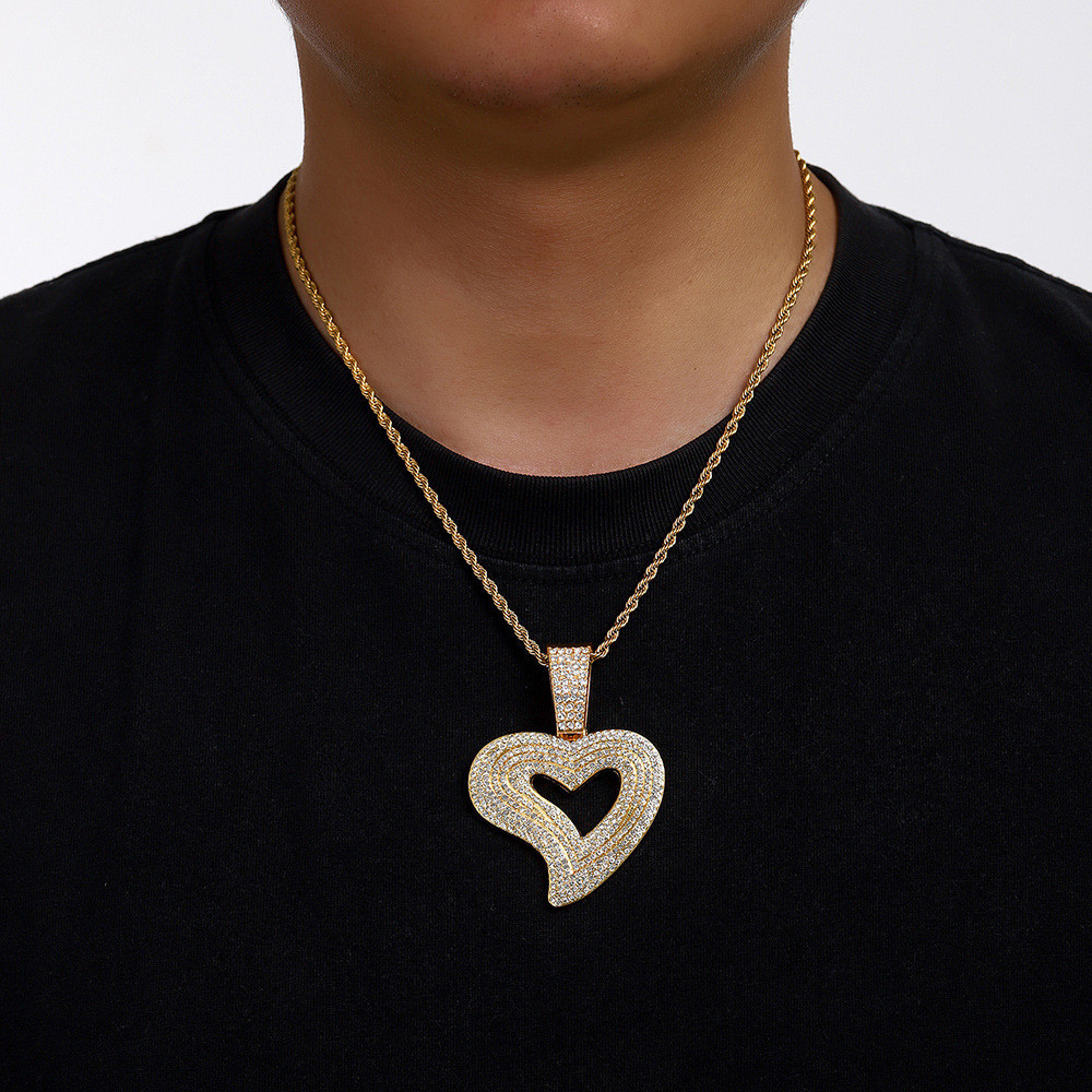 [Hot style personality matching] New hip-hop products full of diamonds, fashionable heart-shaped heart-shaped hip-hop necklaces, mainstream tough street coolness, full of alternati