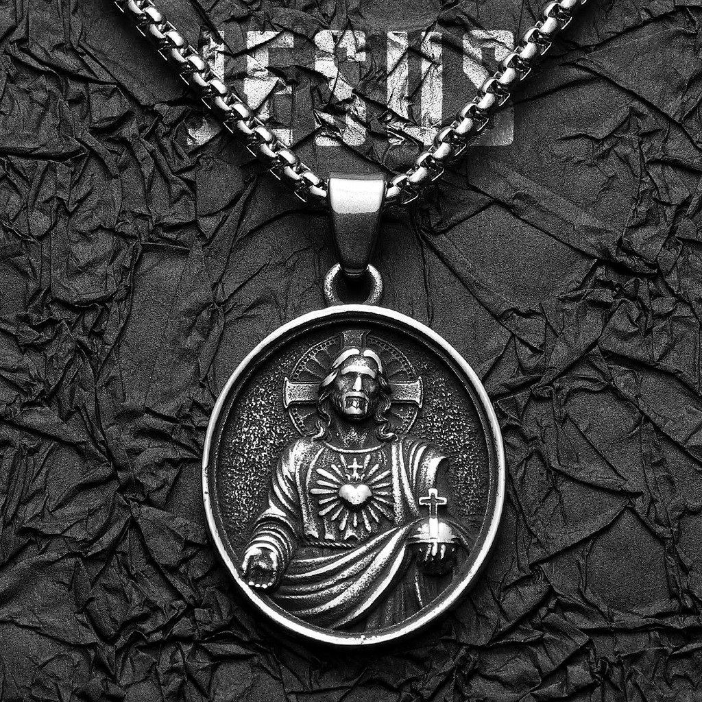 Jesus Heart Cross Amulet Amuleto De Aço Inoxidável Colares Homens Pingentes Corrente Vintage Novo Para Mulheres Jóias Presentes Atacado