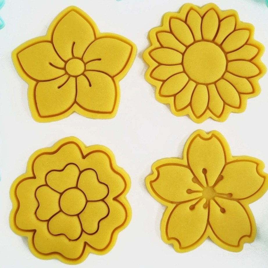 Kit 4 Cortador Flor 5CM Mãe Mulher Aniversário