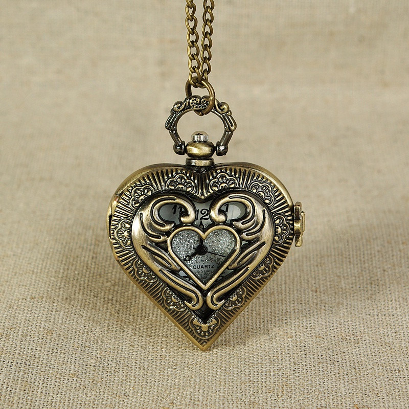 Relógio de Bolso Vintage de Quartzo com Coração de Bronze com Pingente e Colar