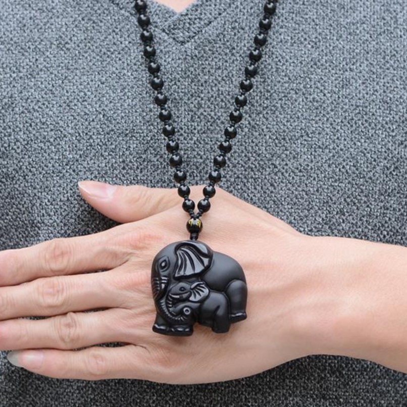 [Bijuterias De Adeus] Colar Boutique Dinheiro Obsidiano Criança Mãe Elefante Pingente Cristal Exclusivo Tendência de Moda requintada Acessórios de Moda Tudo-em-Conjunto 