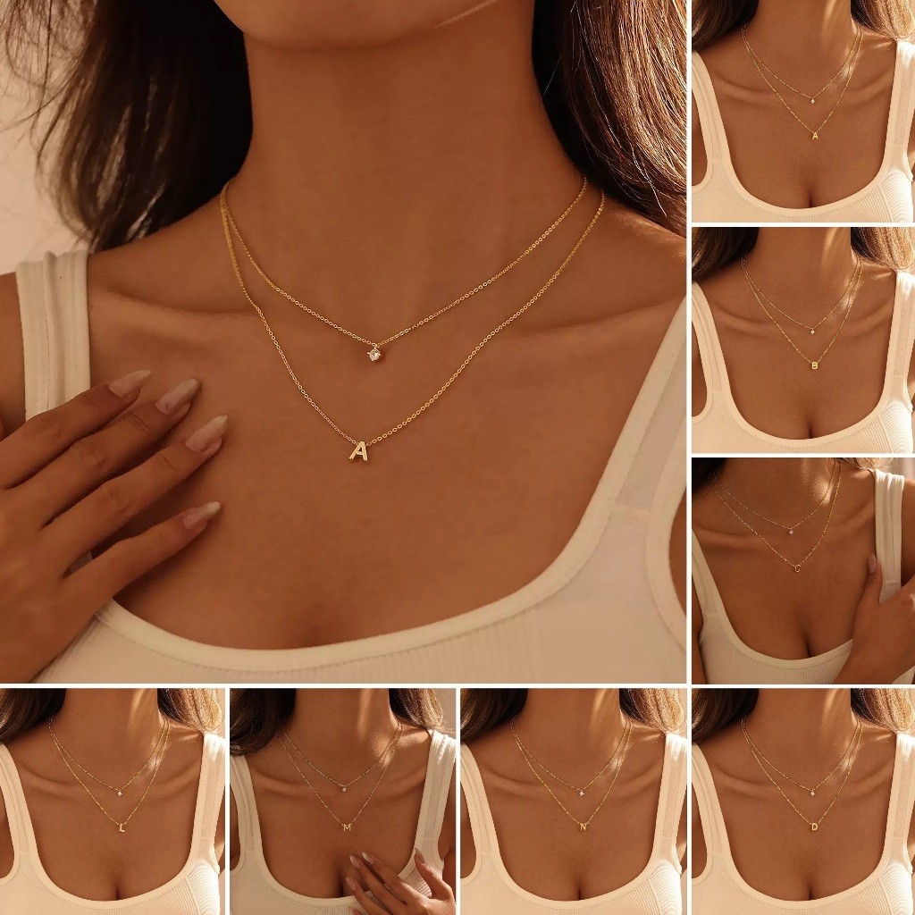 Colar feminino elegante de dupla camada com pingente de letra e pingente redondo de zircônia em Oferta na Shopee