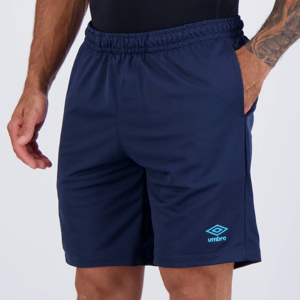 Detalhes do Bermuda Umbro Grêmio Viagem 2024 Marinho