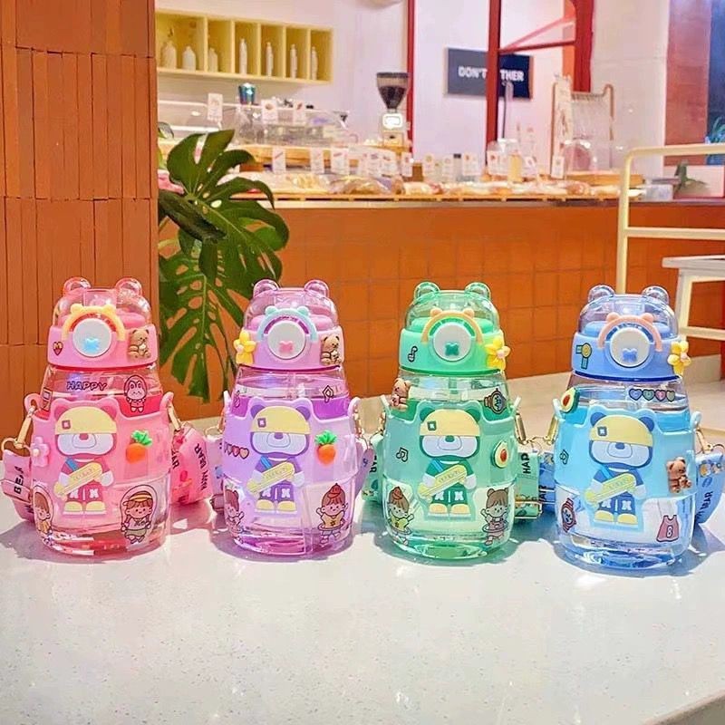 Garrafa De Água Urso fofa Plástico Kawaii com palha Infantil Criança Portátil Com Desenho Multicolorido 600ML