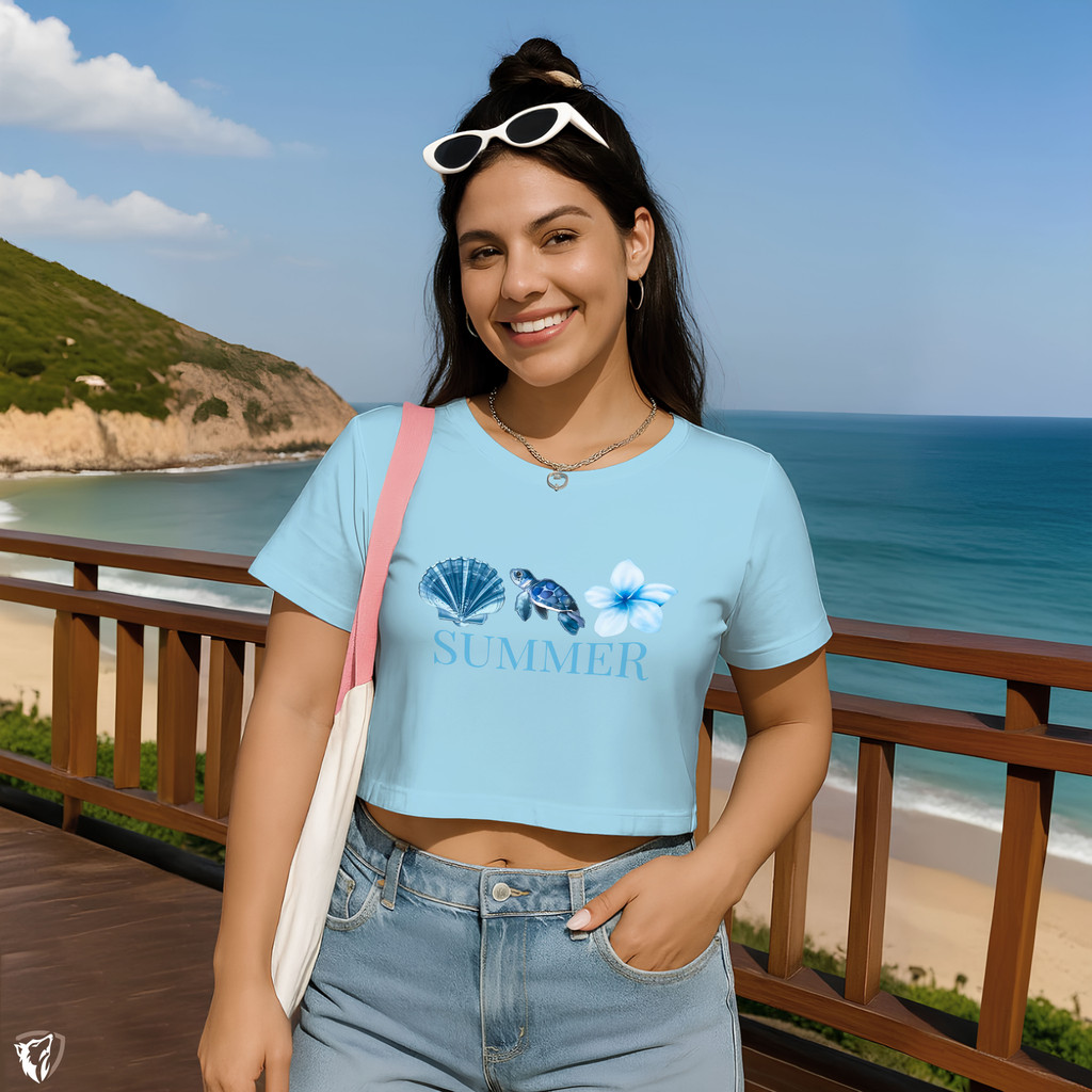 T-Shirt Cropped Verão | Design com Tartaruga Marinha, Concha e Flor