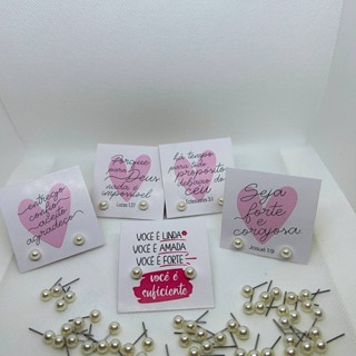 50 Pares Brinco de Pérola + Tag Mensagem Bíblica | Lembrancinha Brinde Mimo para Cliente em Oferta na Shopee