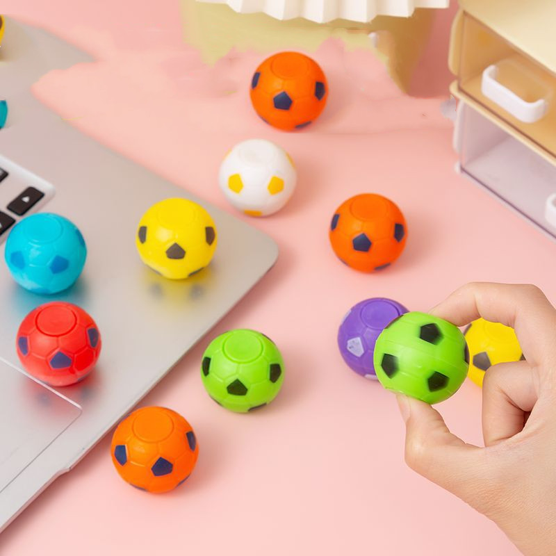 【3 PCS】Pequeno brinquedo giratório giratório giratório de futebol em forma de Fidget Giratório de Dedo de Descompressão