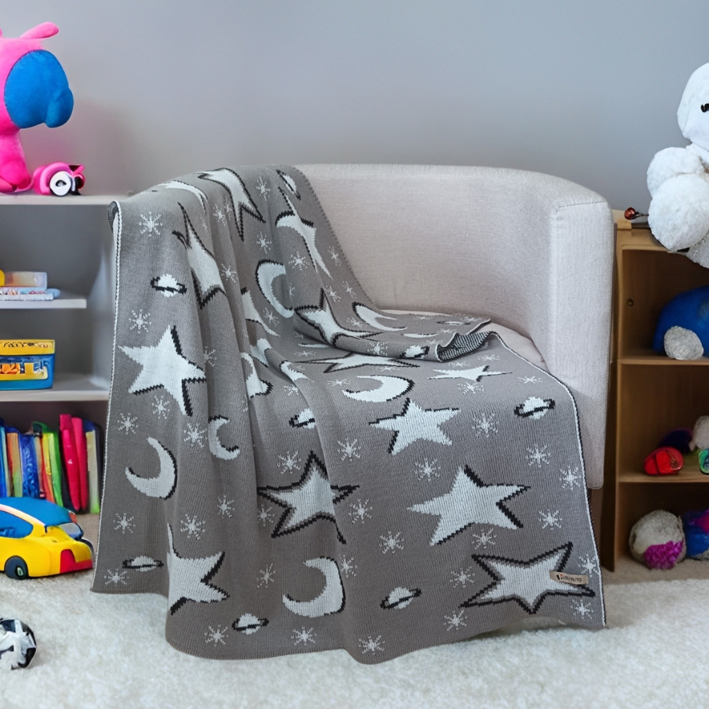 Manta Infantil Menino e Menina deTricô padrão Estrelas e Lua , cinza e branco , Quarto Sala Poltrona Sofá Tricot