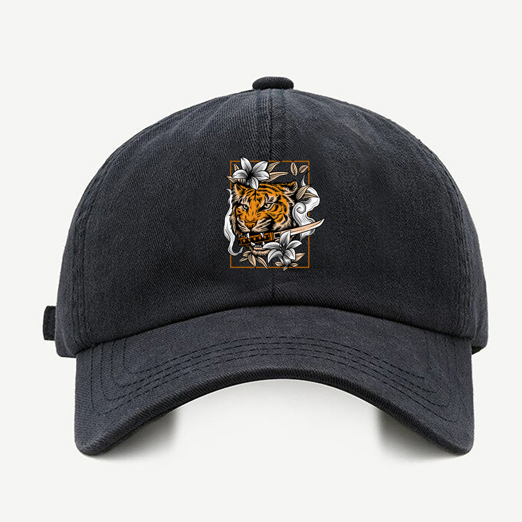 Bone baseball masculino preto Tigre Ninja OrientalCom regualgem cores bege e branco