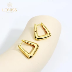 Brinco Delicado Elegante Antialérgico Feminino Coreanos Brilho Folheado Ouro 18k a Platina Quadrado Liso