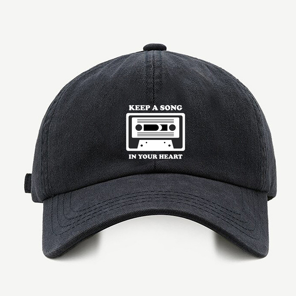 Bone baseball masculino preto Mantenha Um Som Com regualgem cores bege e branco