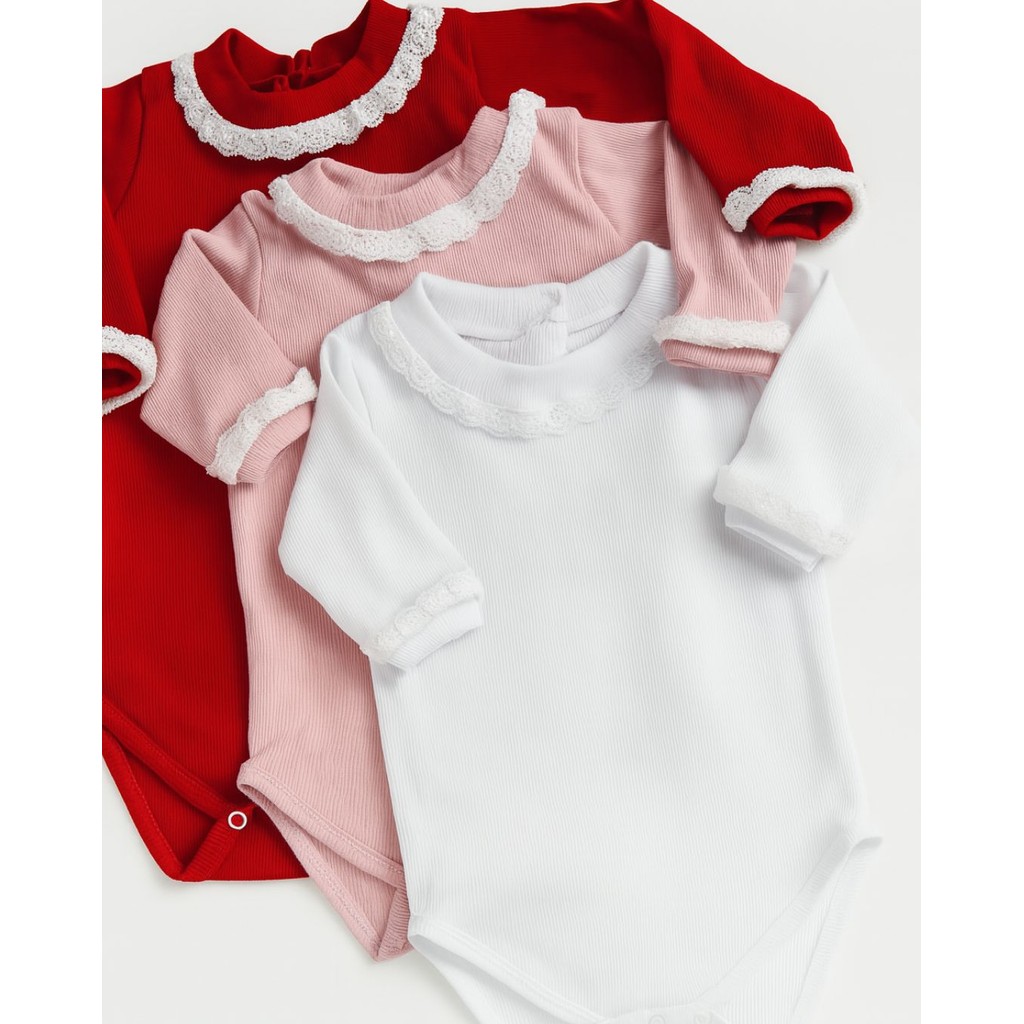 Kit com 3 Bodie Bebê Canelado | Manga Comprida com Renda Delicada