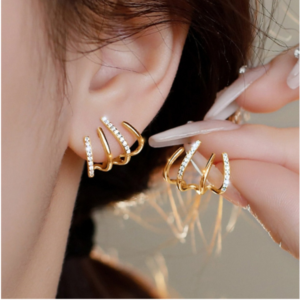 Brincos De Tarraxa Femininos Incrustadas Com Diamantes De Metal Dourado Feminino em Oferta na Shopee