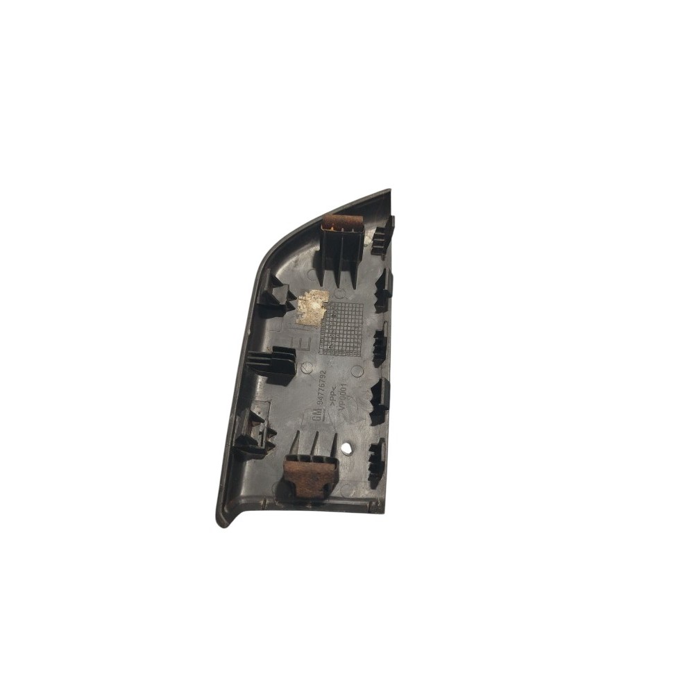 Moldura Acabamento Porta Dianteira Esquerda Gm Onix 2016