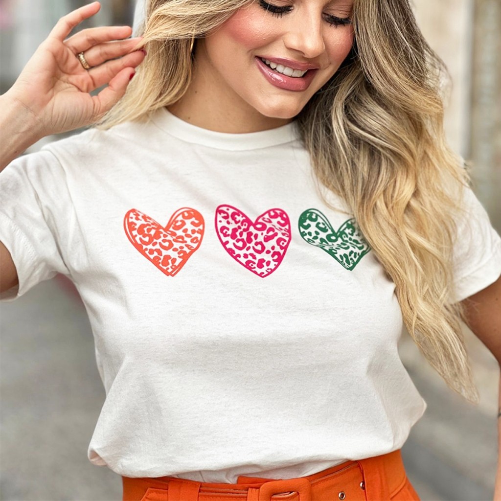 Camiseta Tshirt Feminina Estampada 3 Coração Colorido 100% Algodão