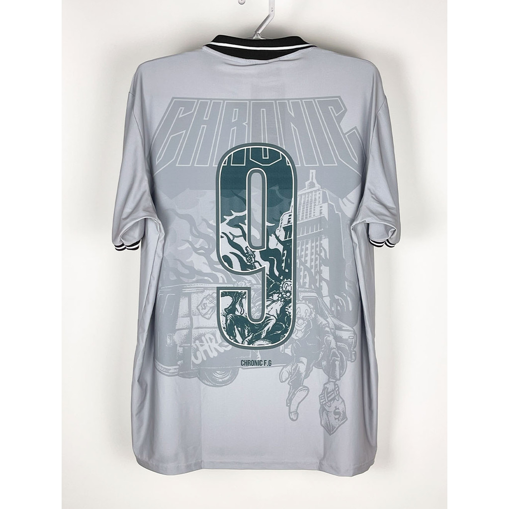 Camiseta Plus Size Chronic de Time Palhaço Gang Cidade em Chamas - Cinza
