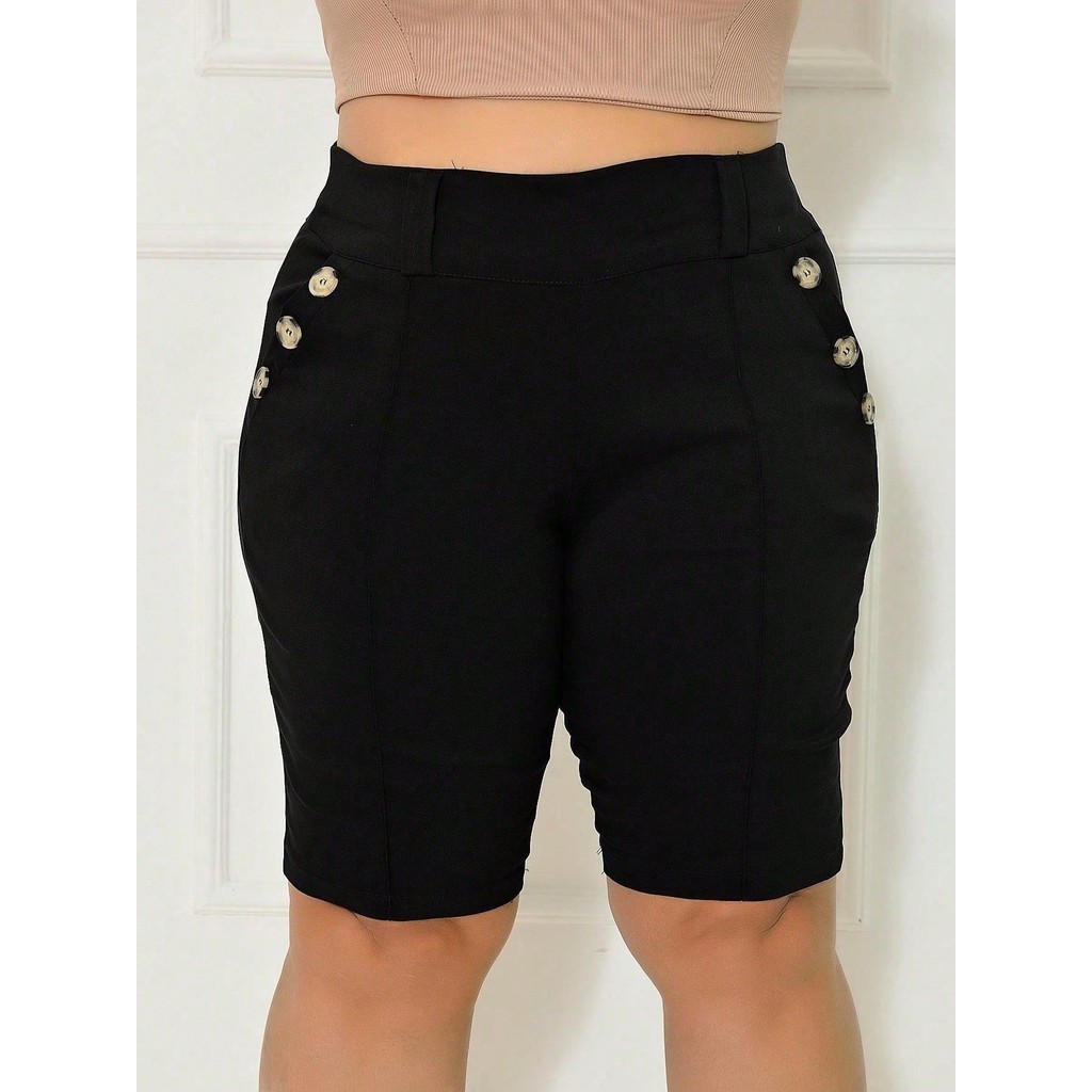 Bermuda Plus Size Social com Botões no Bolso em Bengaline Premium