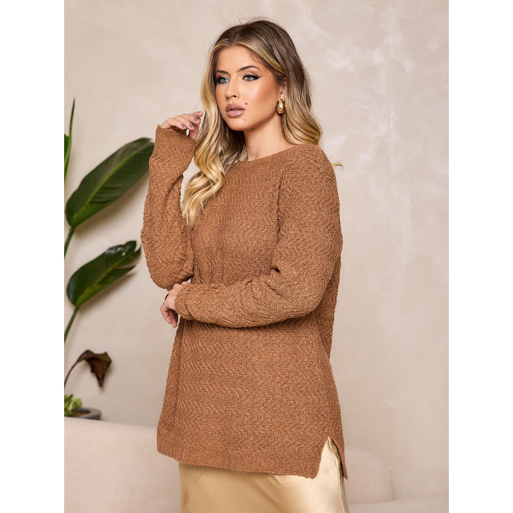 Blusa Feminina Mousse Tricô Textura Zig Zag Decote Canoa Manga Longa com Fenda Lateral Casual