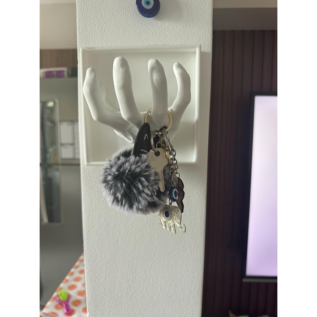 Porta Chave E Acessórios Tipo Mão em Oferta na Shopee