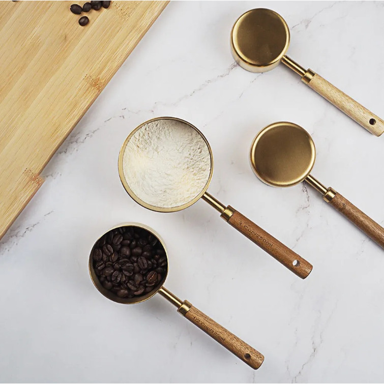 Kit 4 Colheres Medidoras de Metal Dourado com Cabo de Madeira  Medidas Precisas e Design Sofisticado em Oferta na Shopee