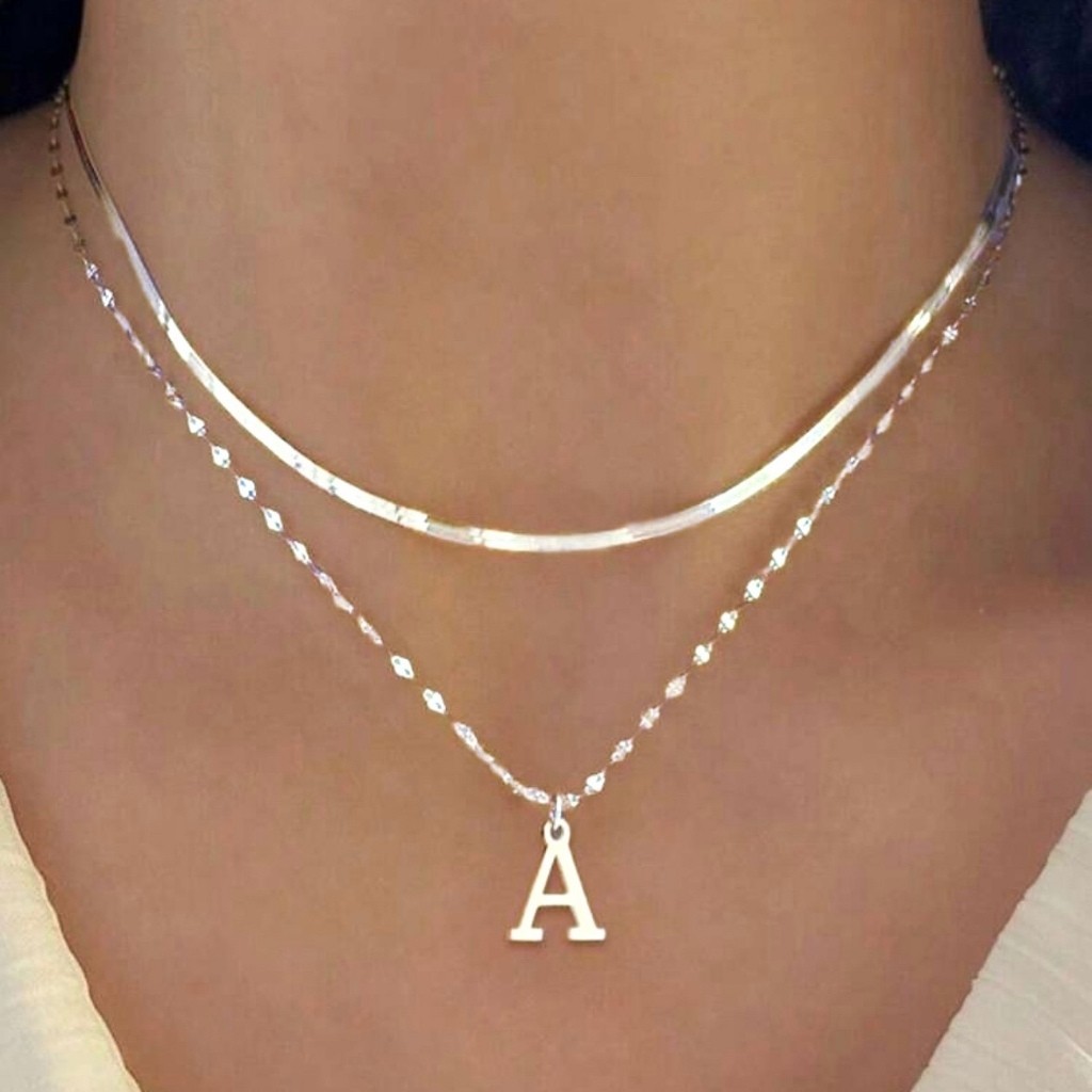 Kit 2 Colar feminino elegante de dupla camada com pingente de letra A-Z e corrente de osso de cobra em Oferta na Shopee