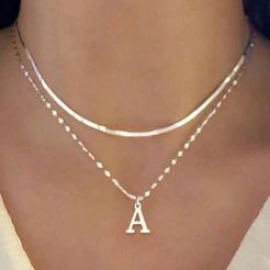 Kit 2 Colar feminino elegante de dupla camada com pingente de letra A-Z e corrente de osso de cobra