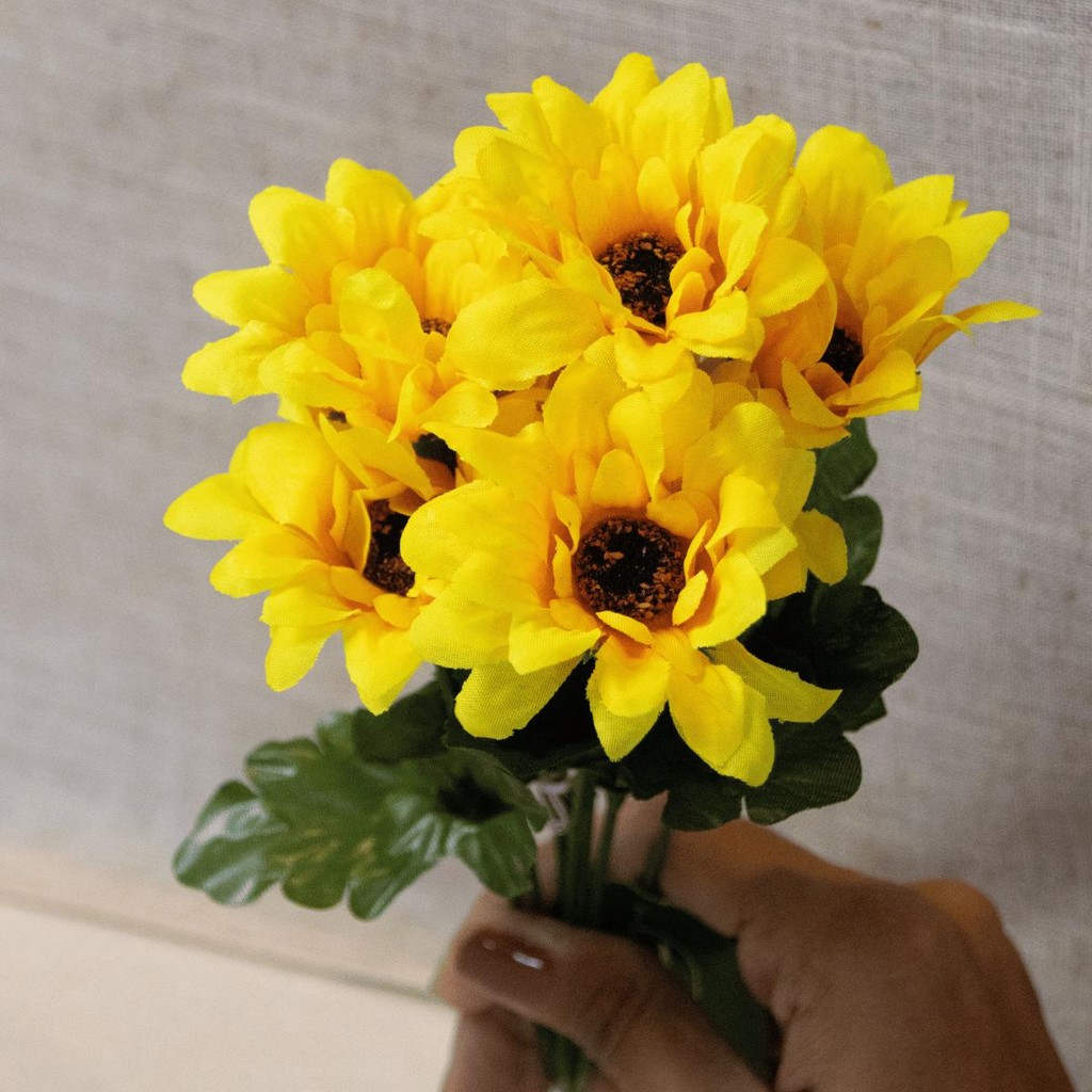 Buquê de Girassol Artificial com 7 Flores em Cetim Amarelo Decorativo Shopsul em Oferta na Shopee