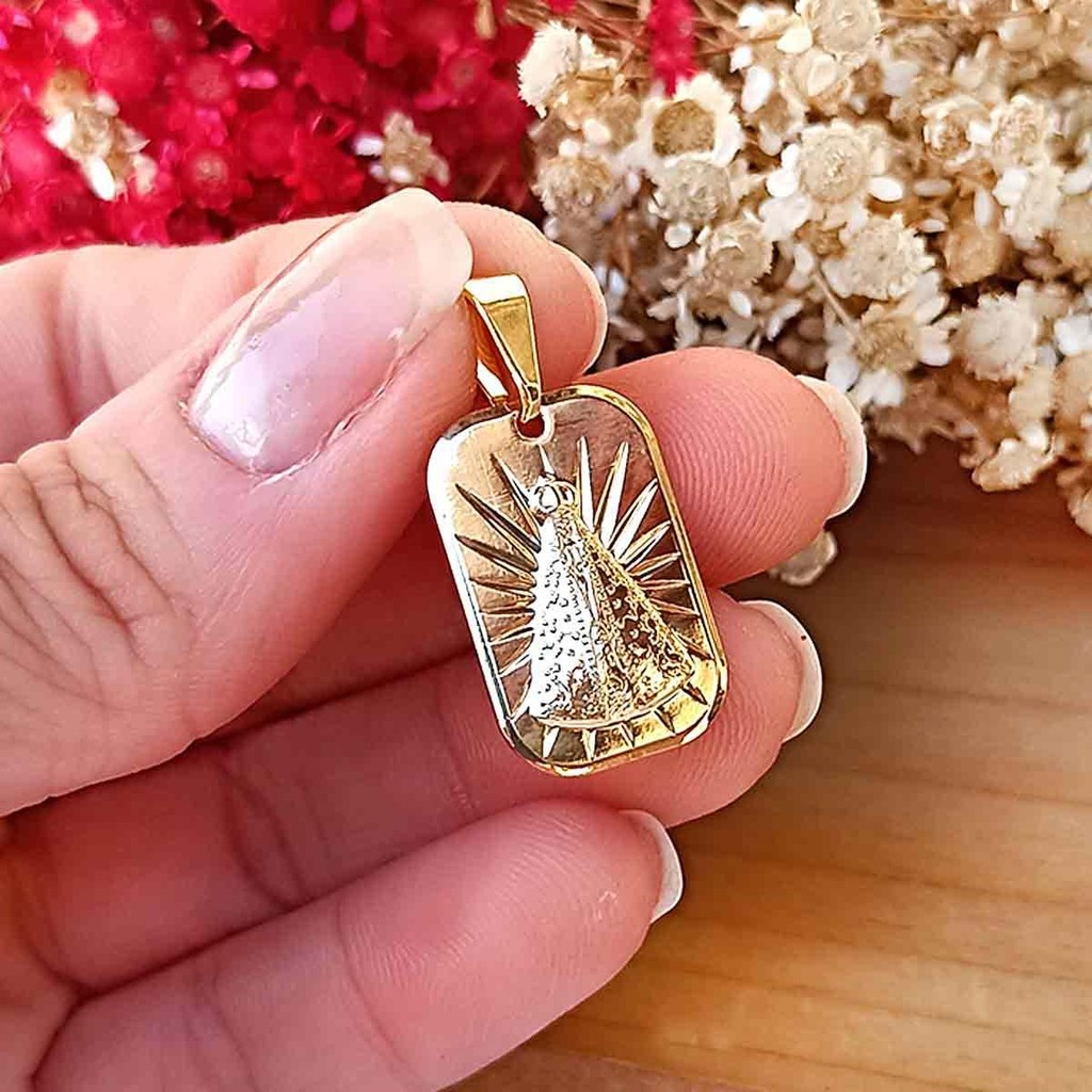 Pingente Religioso De Nossa Senhora Aparecida e Detalhes Folheado Em Ouro 18k Softjoias | Garantia de um ano