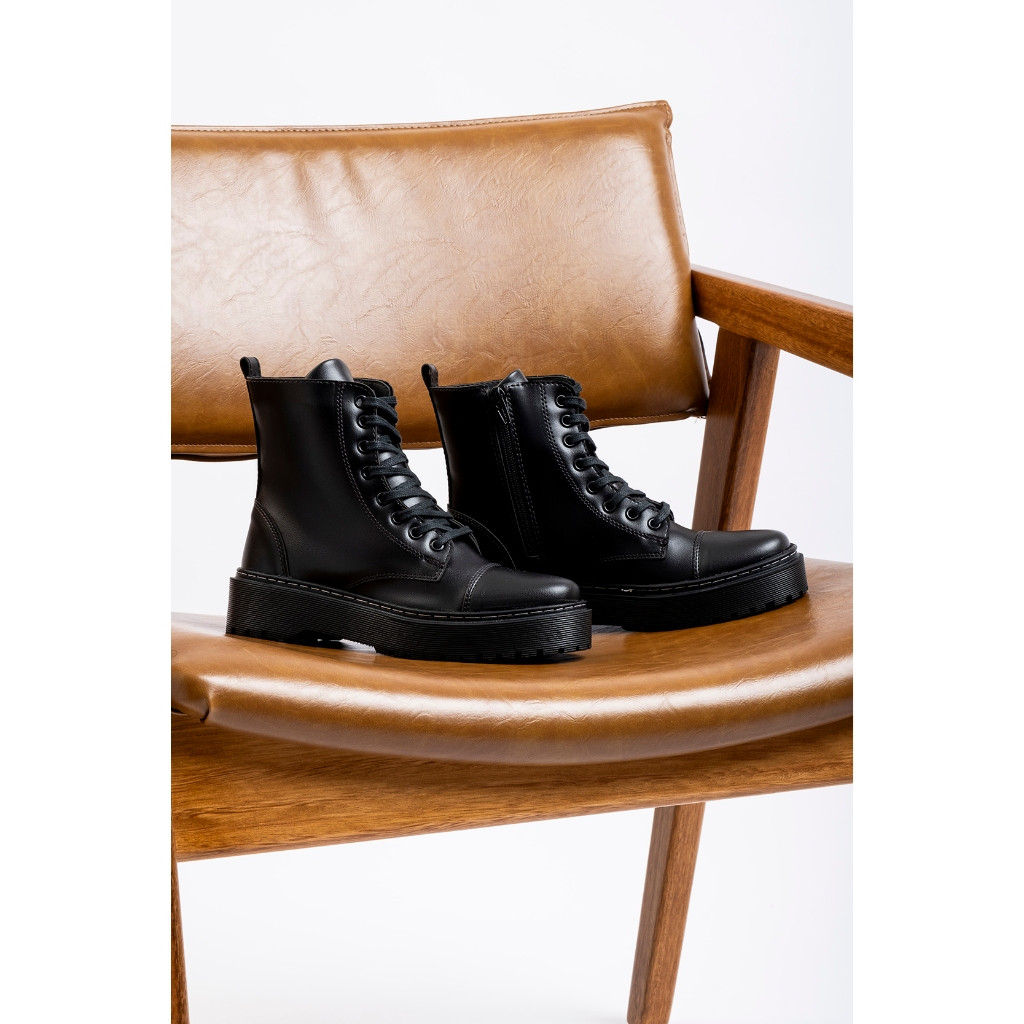 Bota Coturno Feminina Cano Médio Preto Total Estilo Blogueira Tendência Moda Confortável Casual