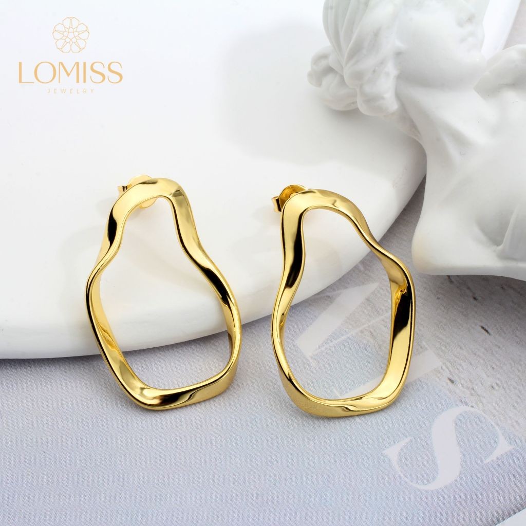 Brinco Delicado Elegante Antialérgico Femininos Redondo Brilho Folheado Ouro 18k a Platina Ondulado Liso em Oferta na Shopee