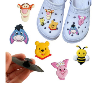 Botons Ursinho poo Emborrachados  Kit 4 Pins  Lindos Promoção Novidade enfeitar chinelo decorar lavavel em Oferta na Shopee