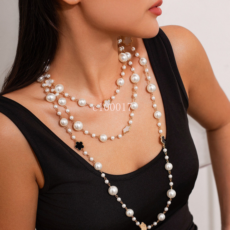 Colar Longo em Camadas com Pérolas e Flor de Cinco Folhas, Corrente Elegante para Clavícula