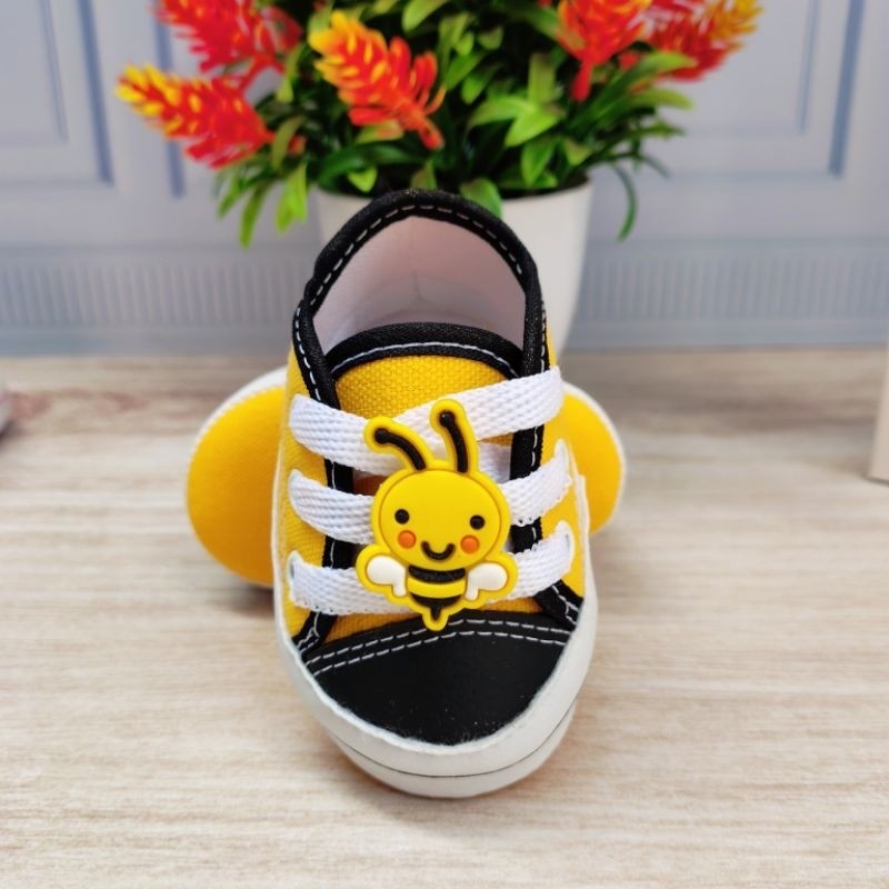 sapatinho de bebê recém-nascido tênis Amarelo/Preto/Enfeite Abelhinha em Oferta na Shopee