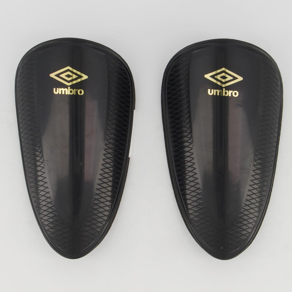 Caneleira Umbro Protection ST Preta