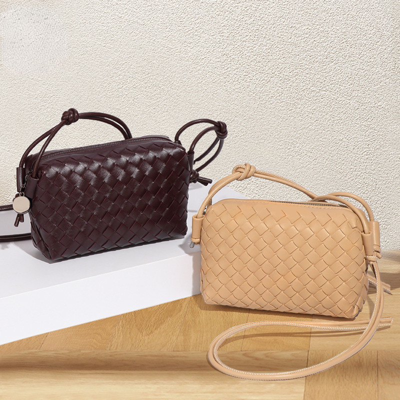 Bolsa Quadrada Pequena Tecida À Mão Criativa , Nova Mensageiro De Ombro E De Grande Capacidade em Oferta na Shopee