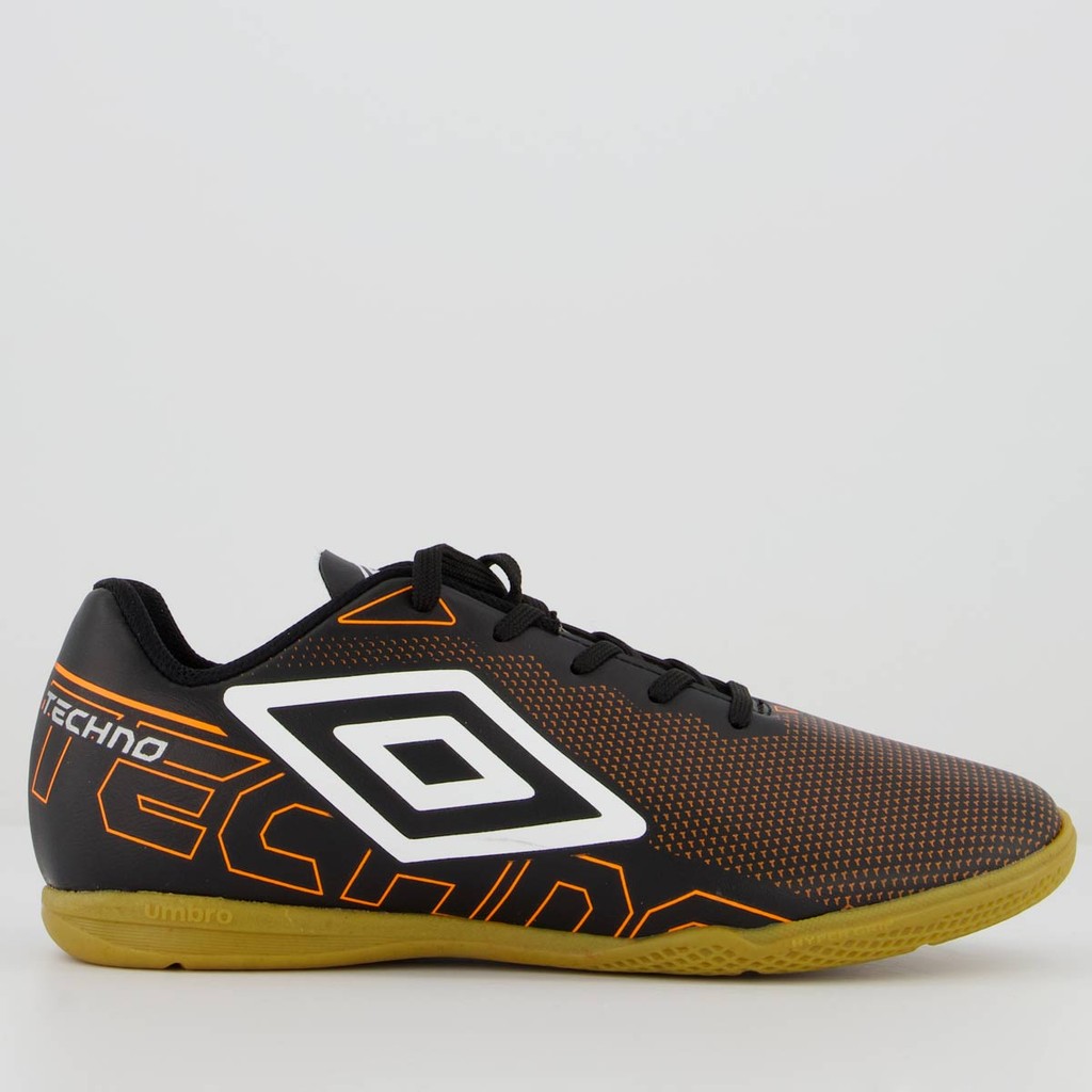 Chuteira Umbro Techno Futsal Juvenil Preta e Laranja