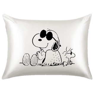 Fronha para Travesseiro Cetim  Quero Quero Mais Snoopy black white  M05 em Oferta na Shopee