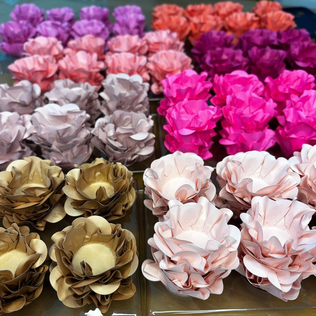Forminhas Flor p/ Doces Finos – Kit 40 ou 80 un – New Style Coloridas em Oferta na Shopee