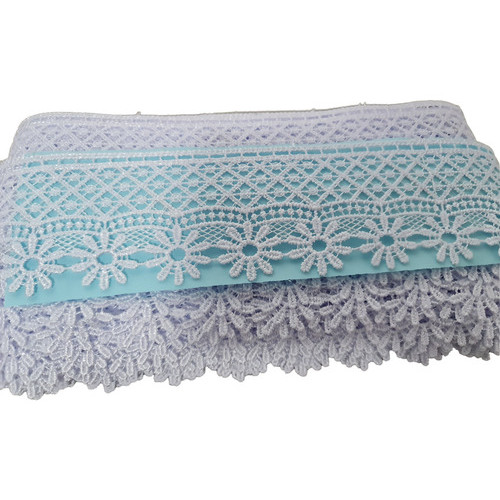 Renda De Guipír Branca Flores  com 13,7 Metros CHL155