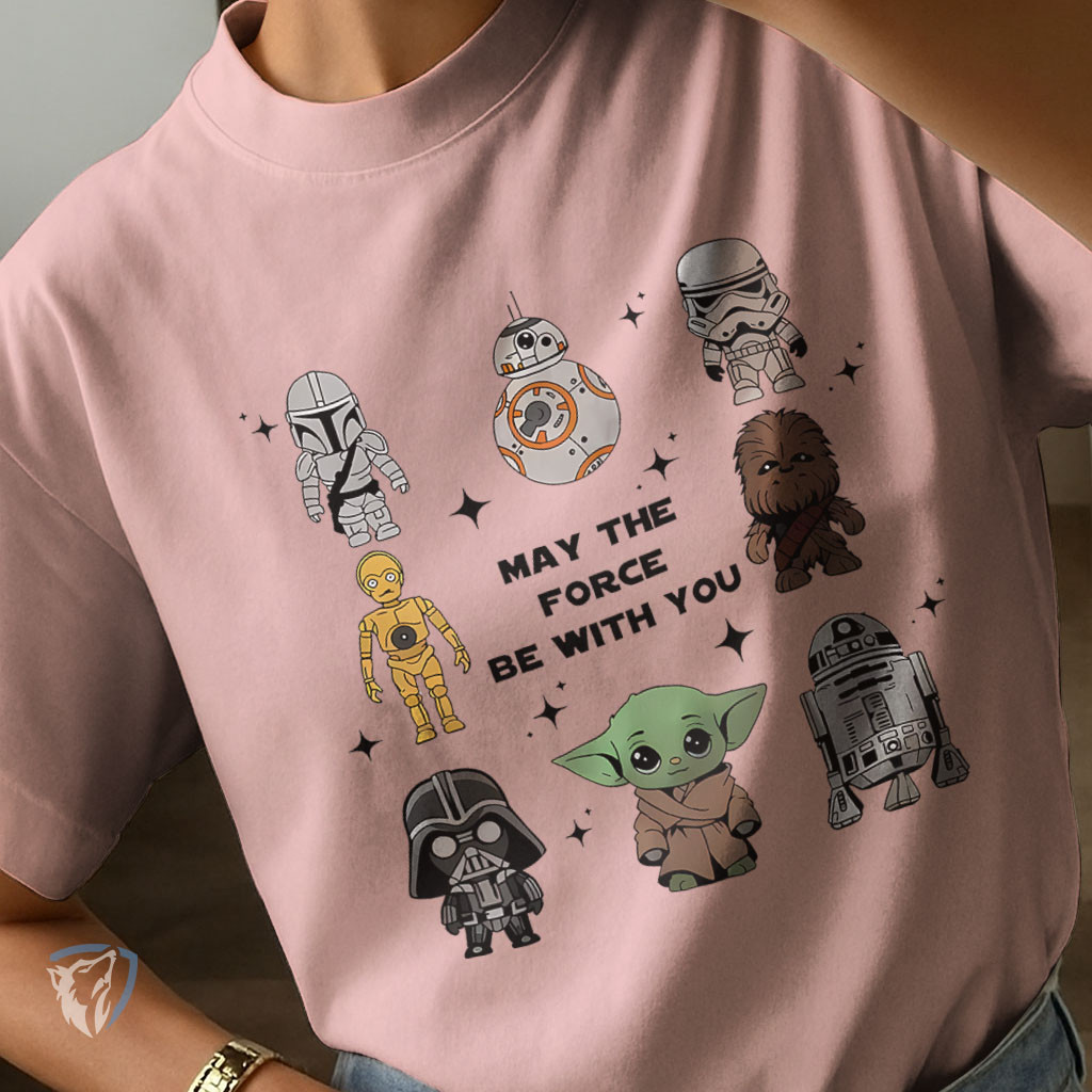 Camiseta Star Wars | Personagens em Estilo Fofo e Frase May the Force Be With You