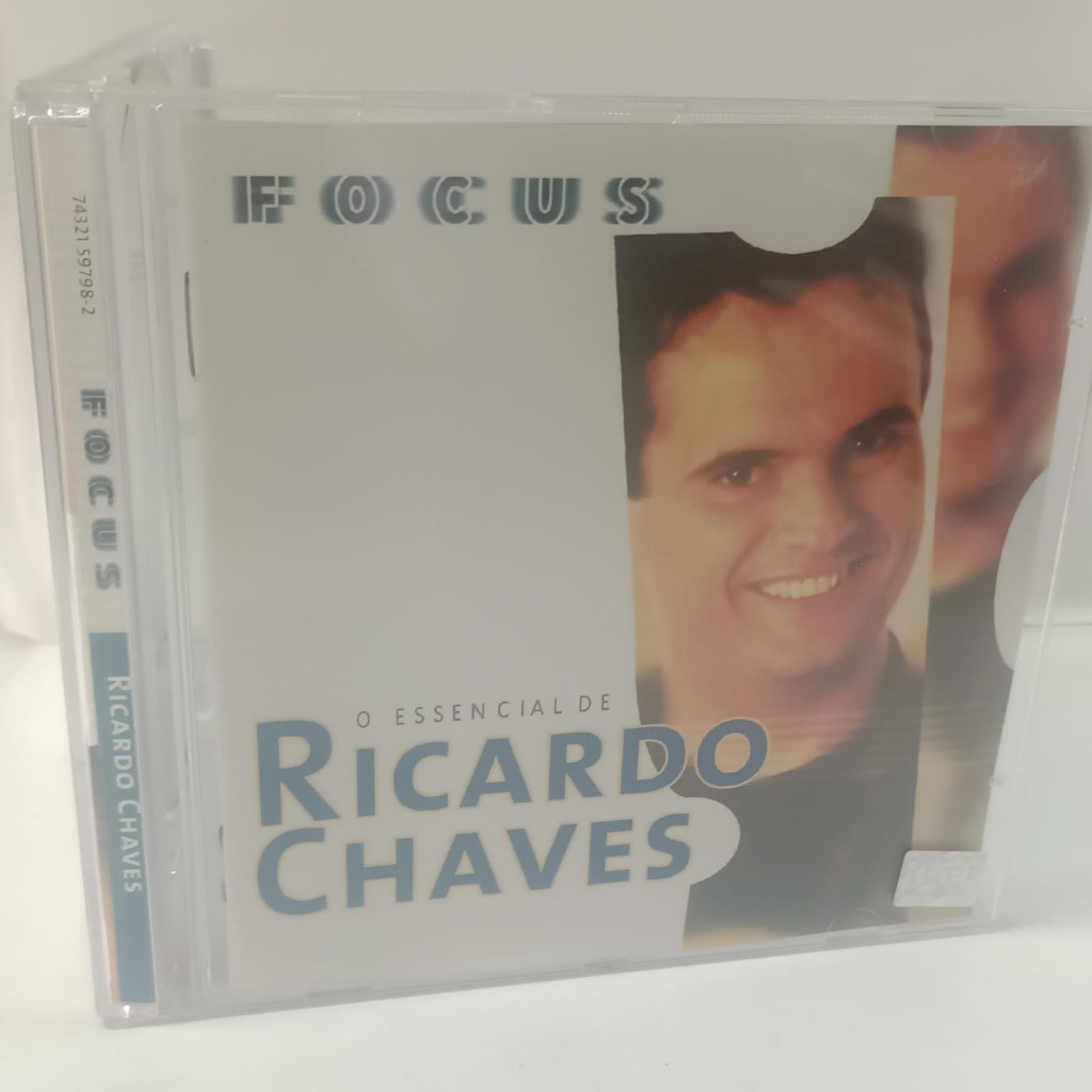 CD: FOCUS - O ESSENCIAL DE RICARDO CHAVES interprete RICARDO CHAVES