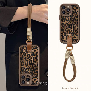 Capa De Telefone Com Pulseira De Camélia Estampa De Leopardo Para iPhone 16ProMax 16Pro 16Plus 15ProMax 14 13 12ProMax em Oferta na Shopee