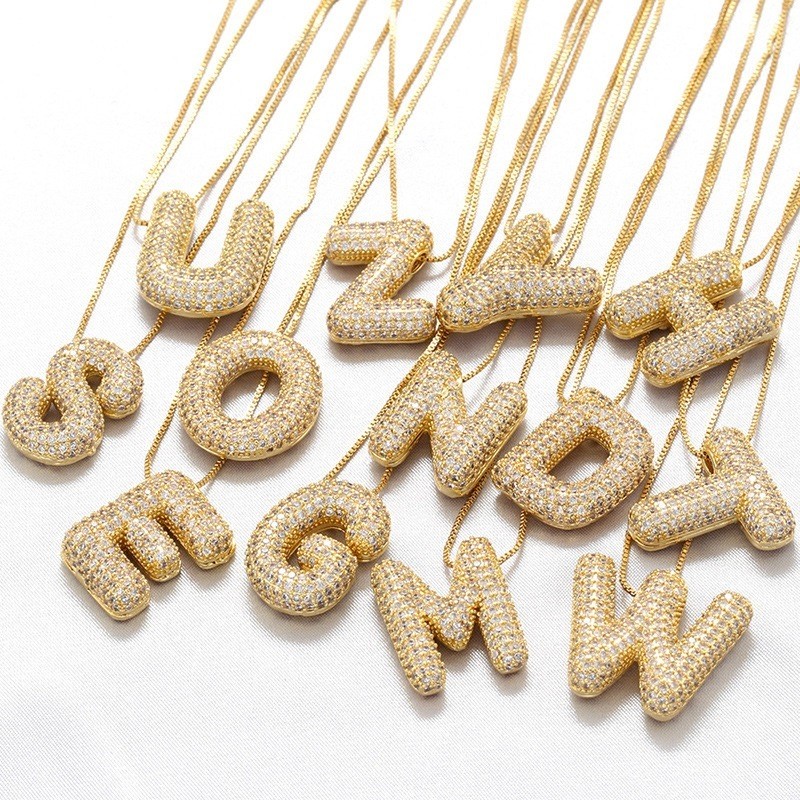 Colar de Letra Inicial com zircônias cravejadas banhado a ouro 18k