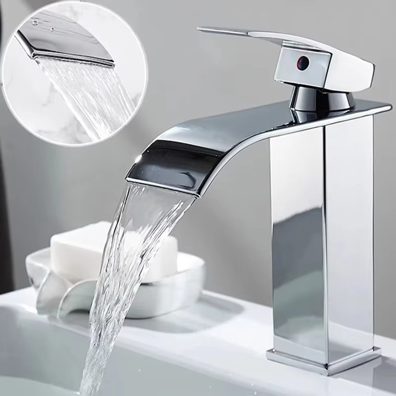 Torneira Misturador Monocomando Cascata Curva Baixa prata Quente e Fria Luxo