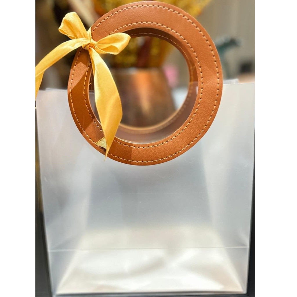 Sacola de Presente Lembrancinha com alça Redonda em Couro PU 22 x 11 x 21 | Festa Aniversário (UNIDADE)