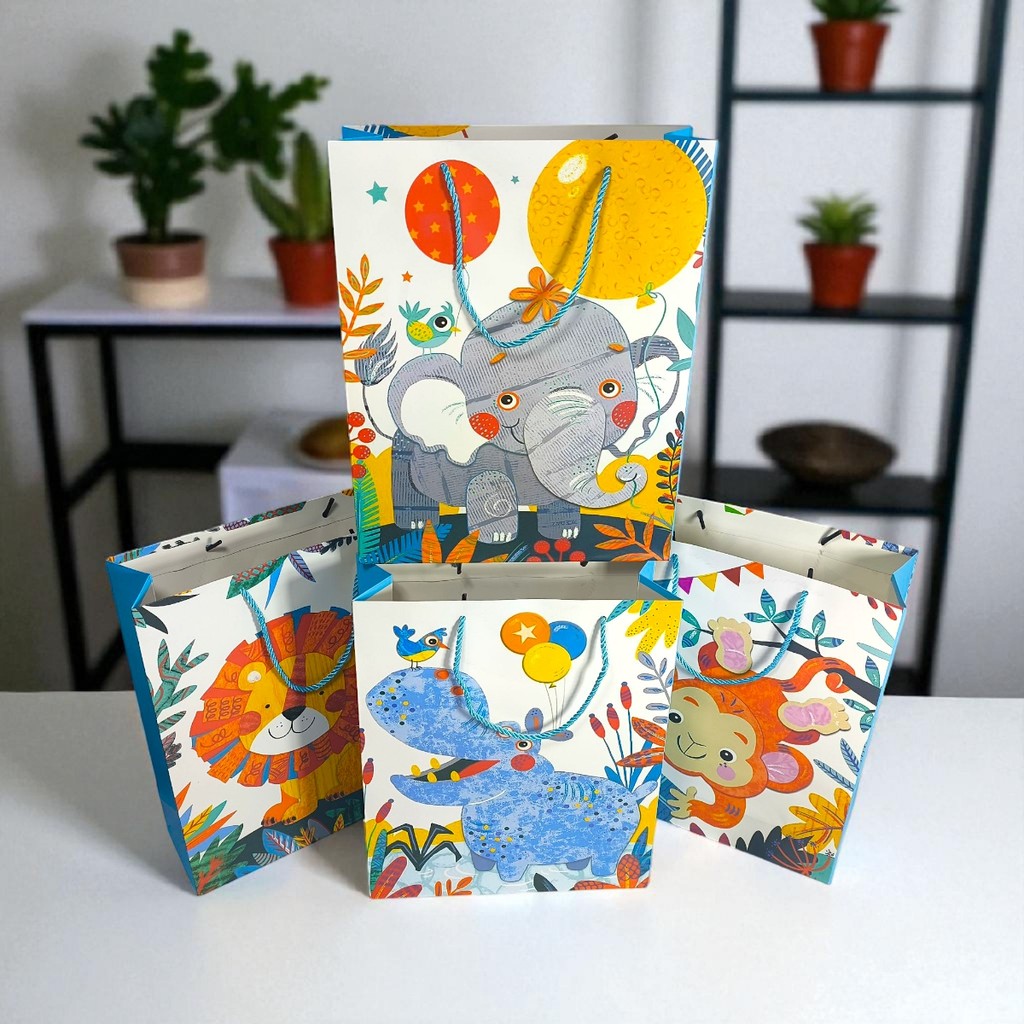 Sacola Presente Baby Zoo – Estampa Divertida E Resistente - Tema Safari - 32cm x 26cm em Oferta na Shopee